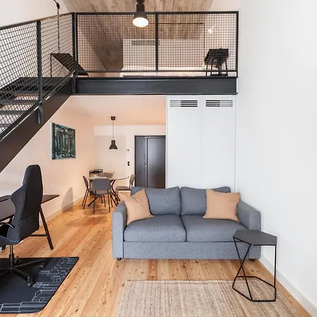 Flh Intendente Industrial Mezzanine With Balcony * Лісабон