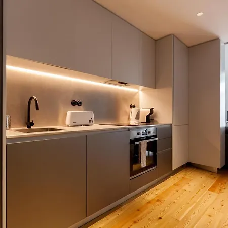 Flh Intendente Industrial Mezzanine With Balcony * Lissabon