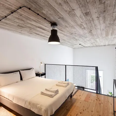 Flh Intendente Industrial Mezzanine With Balcony Lejlighed Lisboa